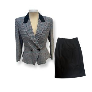 Vintage 80s Houndstooth Pattern Wool Blend Skirt Suit by Le Suit